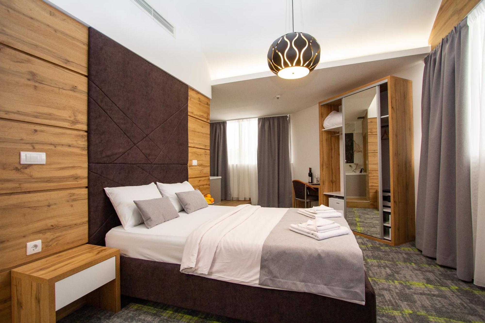 Hotel Grand Баня-Лука Экстерьер фото